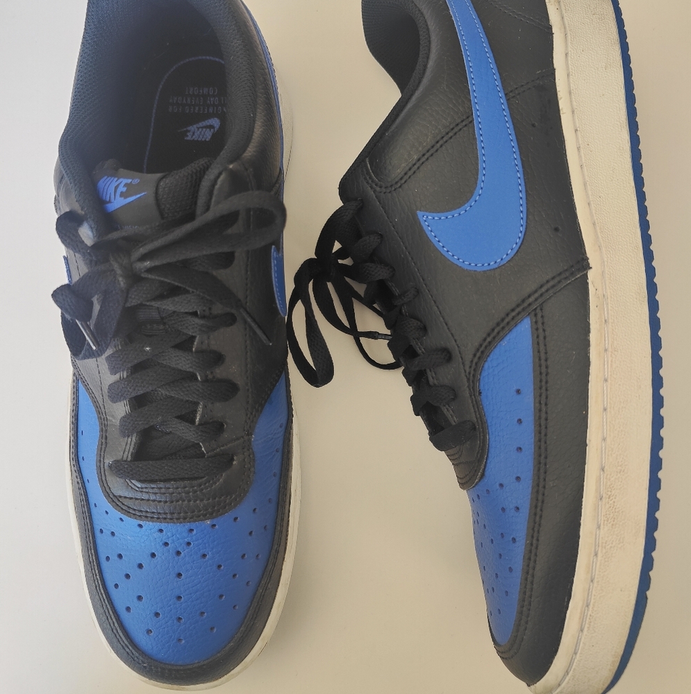 Nike Men's Black and Royal Blue Sneakers